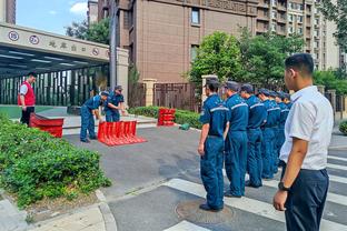 津媒：国足驻地酒店备战全封闭 后勤保障齐全队员只需安心训练